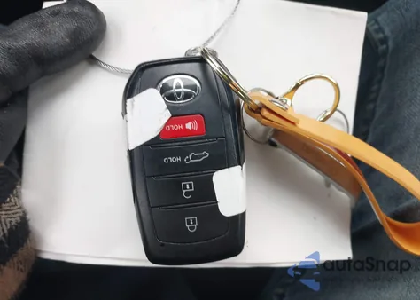 2025 Toyota Crown Signia Limited from USA, damaged, VIN JTDACAAJ0S3016015